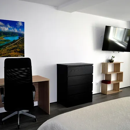 Spacious Seaside A - Faraway Lagoa (Azores)