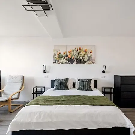 Spacious Seaside A - Faraway Lagoa (Azores)