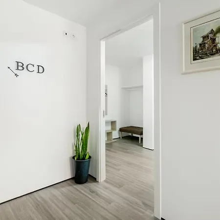 Spacious Seaside A - Faraway
