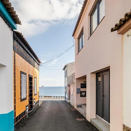 Spacious Seaside A - Faraway