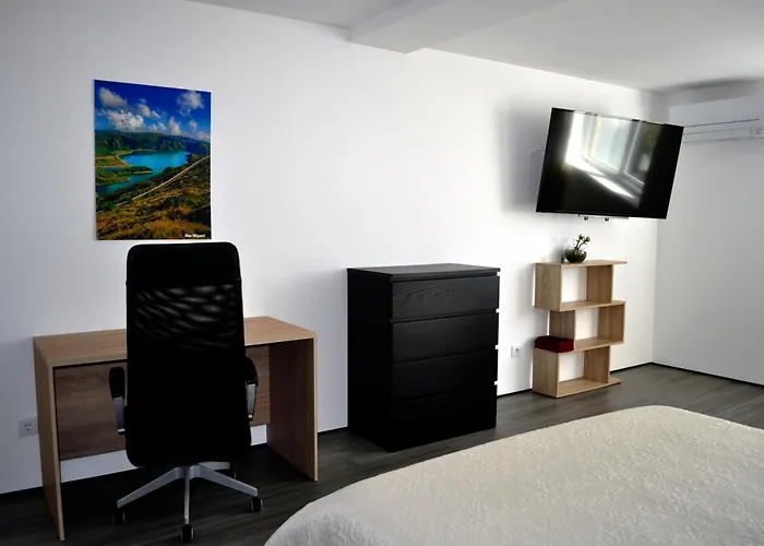 Spacious Seaside A - Faraway Lagoa (Azores)